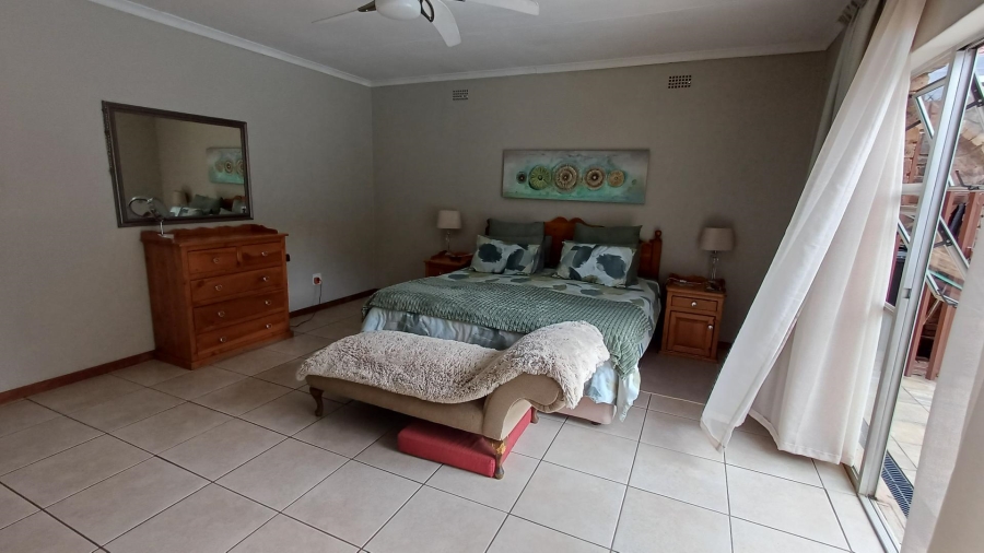 5 Bedroom Property for Sale in Mulbarton Gauteng