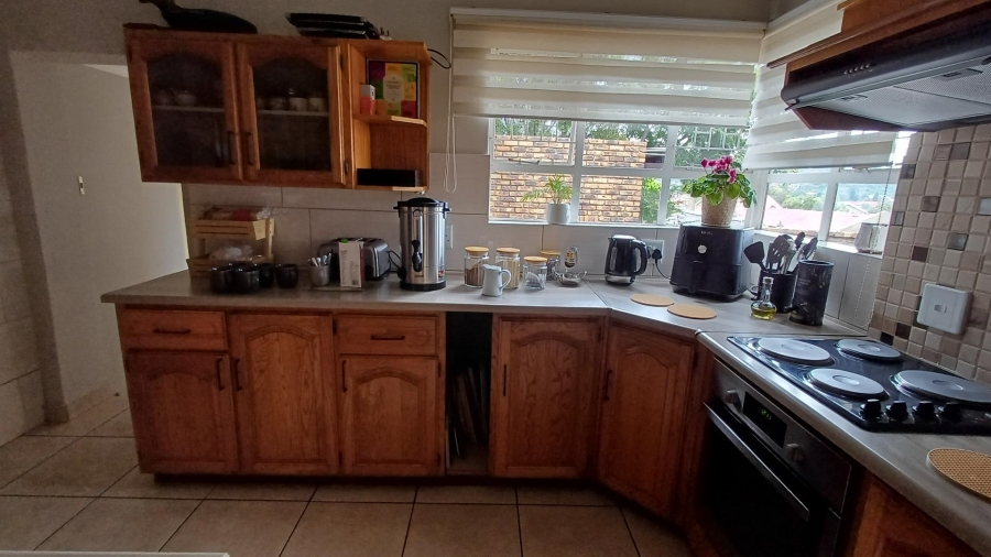 5 Bedroom Property for Sale in Mulbarton Gauteng