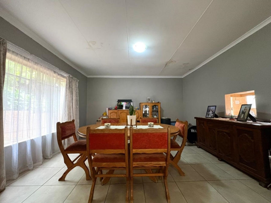 4 Bedroom Property for Sale in Mulbarton Gauteng