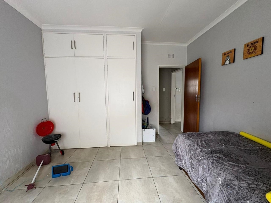 4 Bedroom Property for Sale in Mulbarton Gauteng