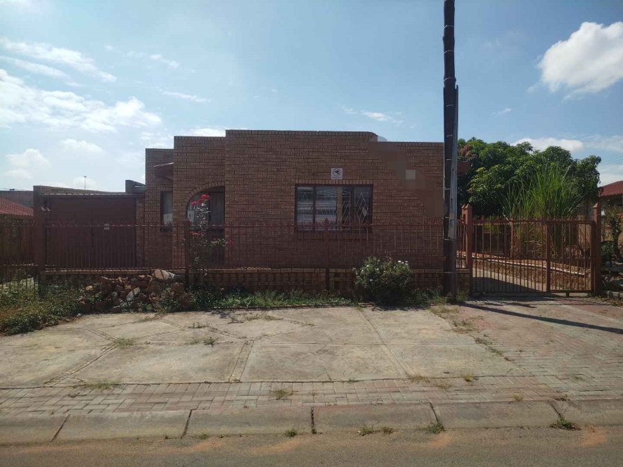 7 Bedroom Property for Sale in Soshanguve F Gauteng