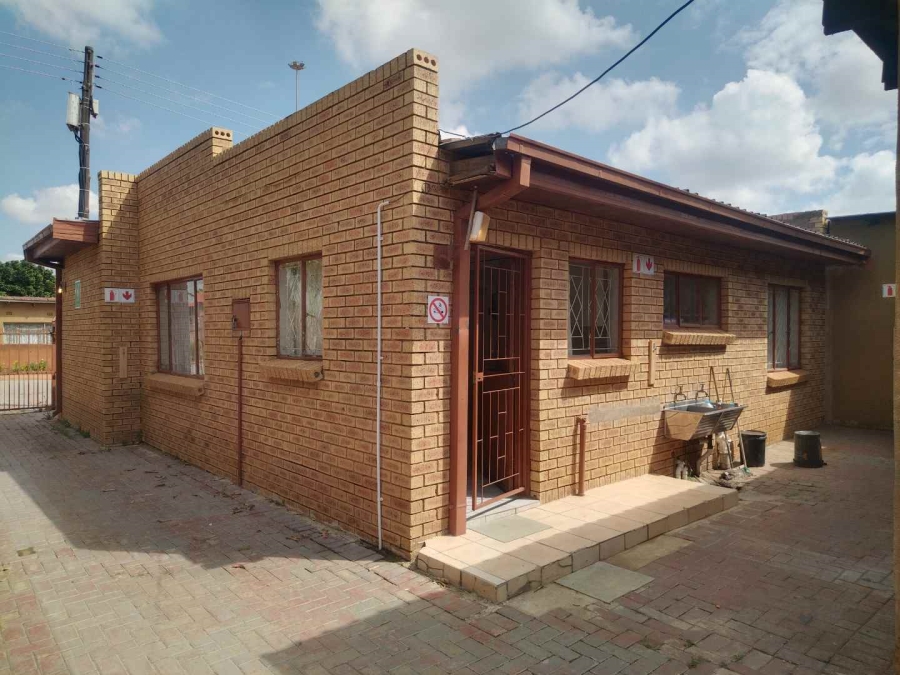 7 Bedroom Property for Sale in Soshanguve F Gauteng
