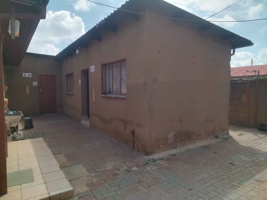 7 Bedroom Property for Sale in Soshanguve F Gauteng