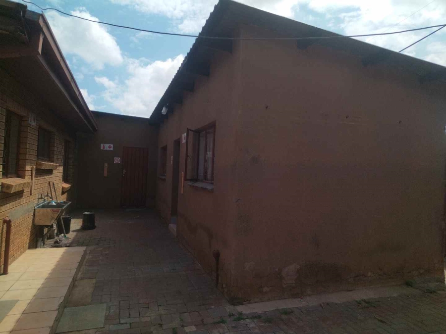 7 Bedroom Property for Sale in Soshanguve F Gauteng