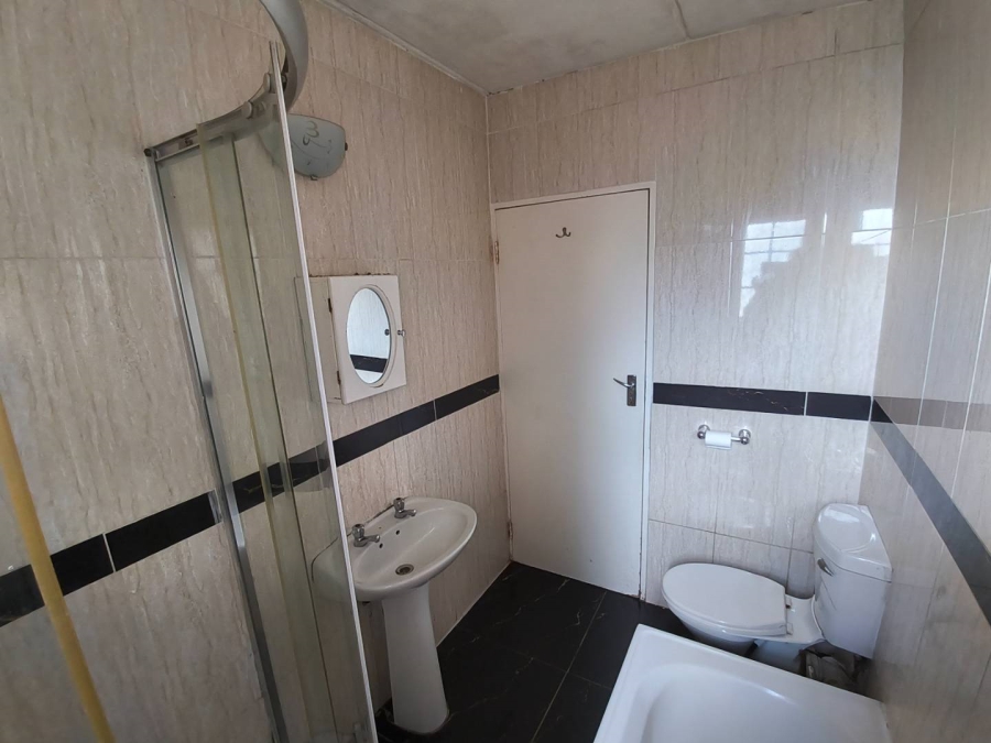 2 Bedroom Property for Sale in Chloorkop Gauteng