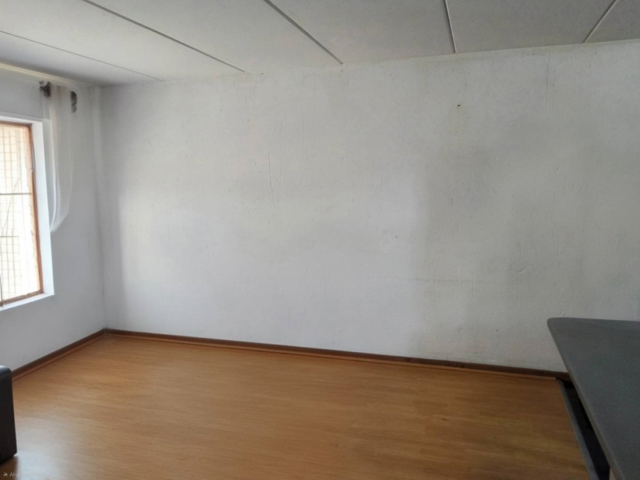 2 Bedroom Property for Sale in Chloorkop Gauteng