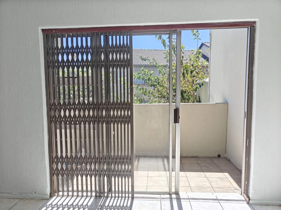2 Bedroom Property for Sale in Vorna Valley Gauteng