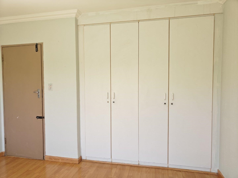 2 Bedroom Property for Sale in Vorna Valley Gauteng