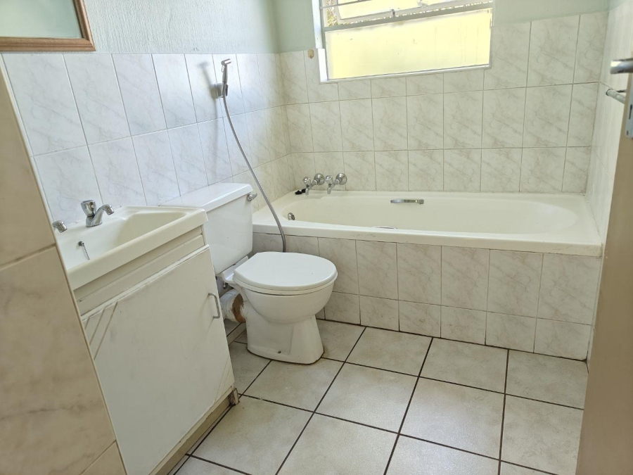 2 Bedroom Property for Sale in Vorna Valley Gauteng