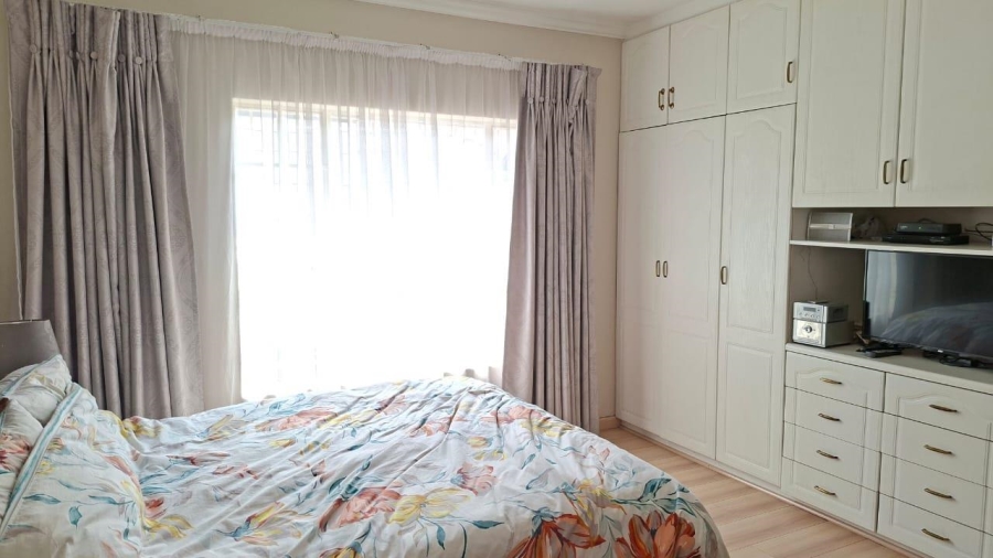 2 Bedroom Property for Sale in Rouxville Gauteng