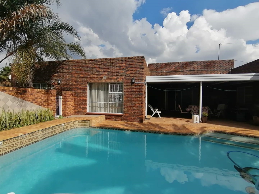 3 Bedroom Property for Sale in Sunward Park Gauteng