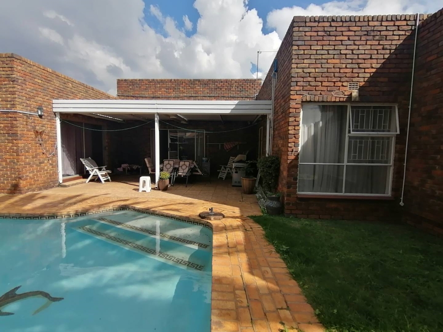 3 Bedroom Property for Sale in Sunward Park Gauteng