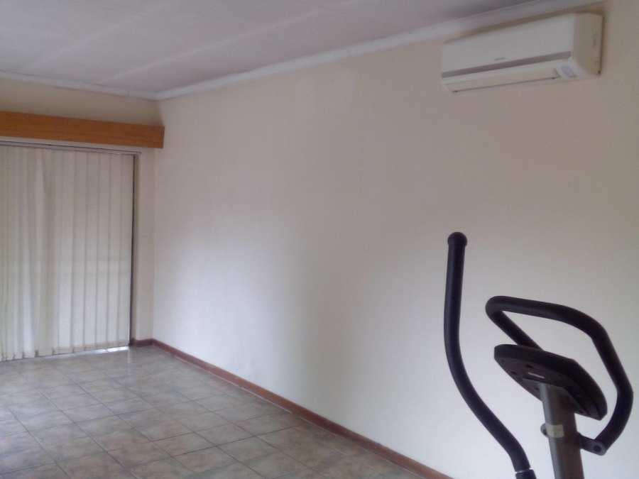 4 Bedroom Property for Sale in Wierdapark Gauteng