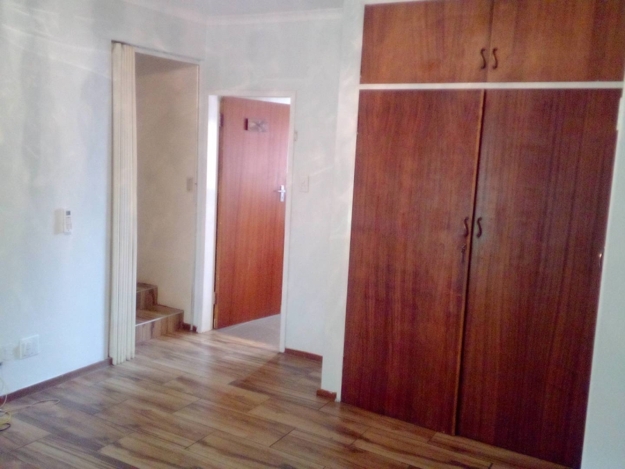 4 Bedroom Property for Sale in Wierdapark Gauteng