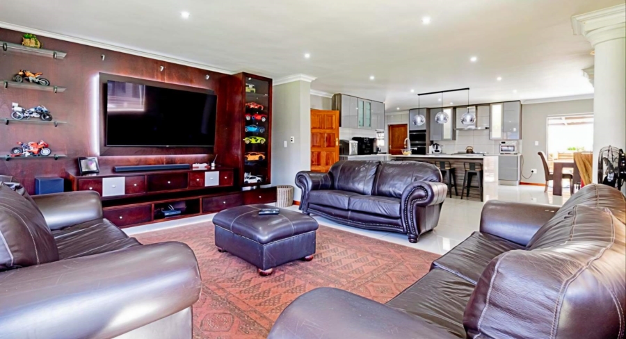 5 Bedroom Property for Sale in Verwoerdpark Gauteng