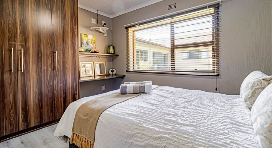 5 Bedroom Property for Sale in Verwoerdpark Gauteng