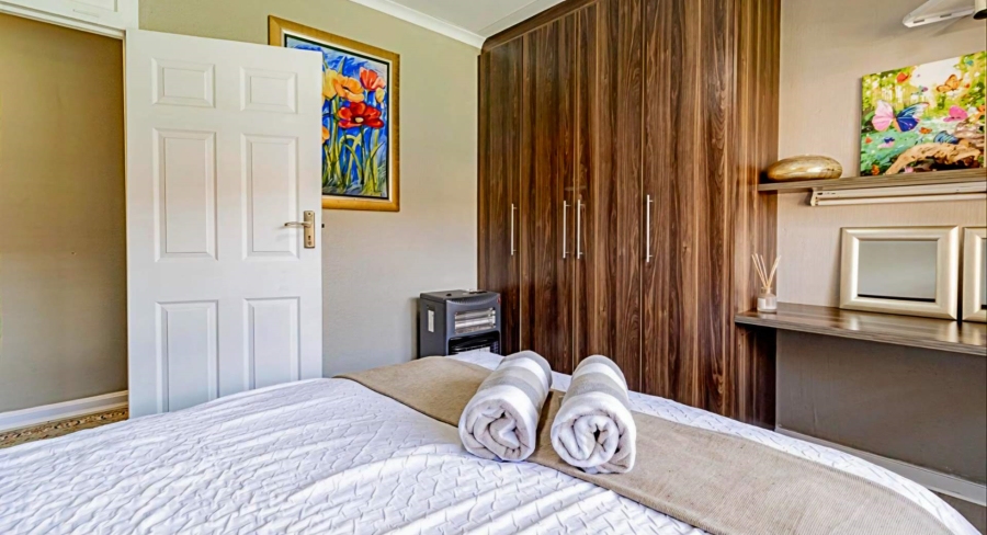 5 Bedroom Property for Sale in Verwoerdpark Gauteng