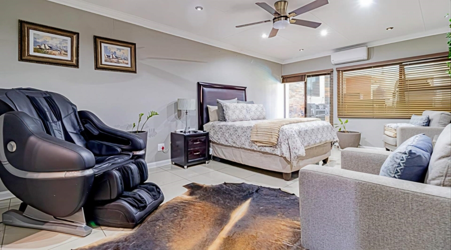 5 Bedroom Property for Sale in Verwoerdpark Gauteng
