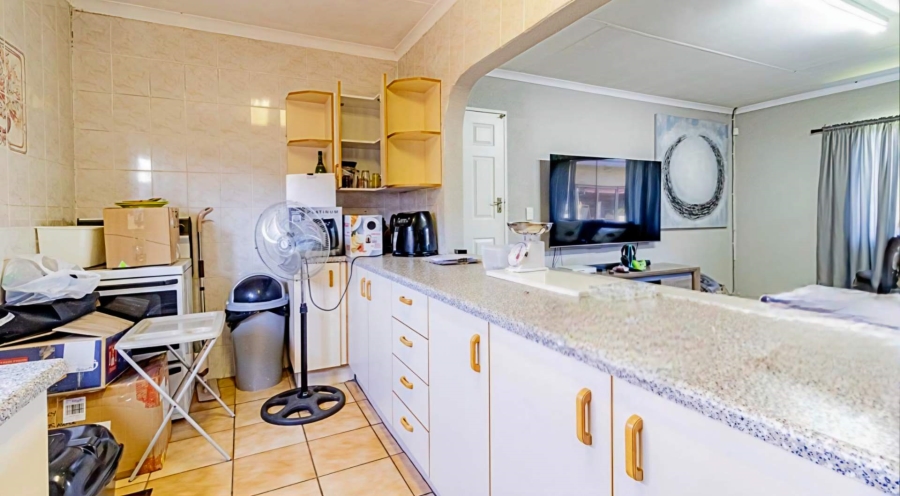 5 Bedroom Property for Sale in Verwoerdpark Gauteng