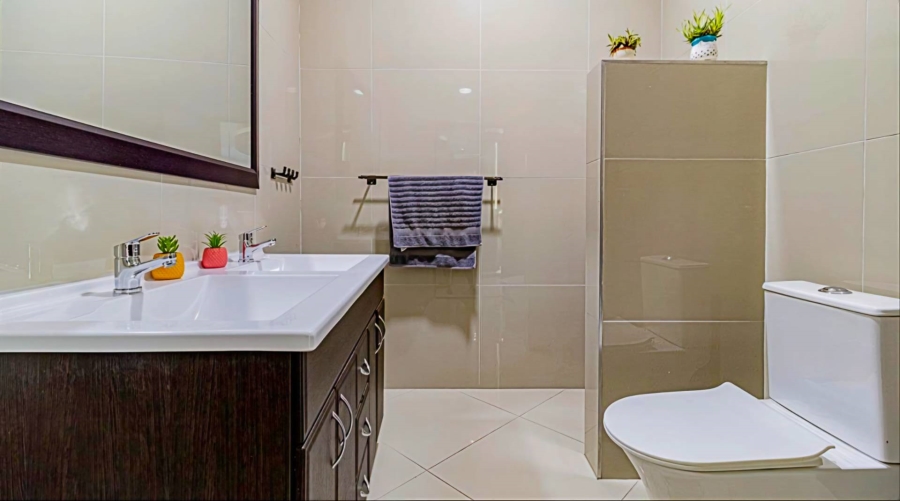 5 Bedroom Property for Sale in Verwoerdpark Gauteng