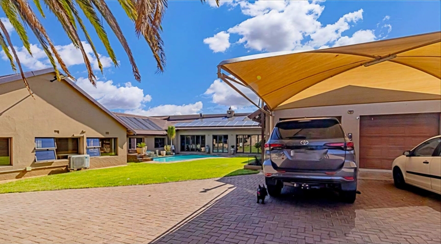 5 Bedroom Property for Sale in Verwoerdpark Gauteng