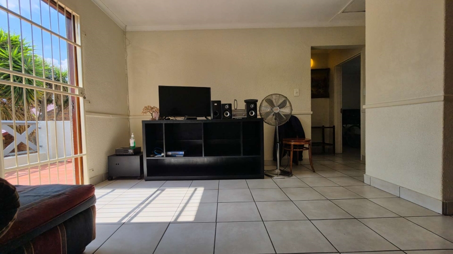 2 Bedroom Property for Sale in Verwoerdpark Gauteng