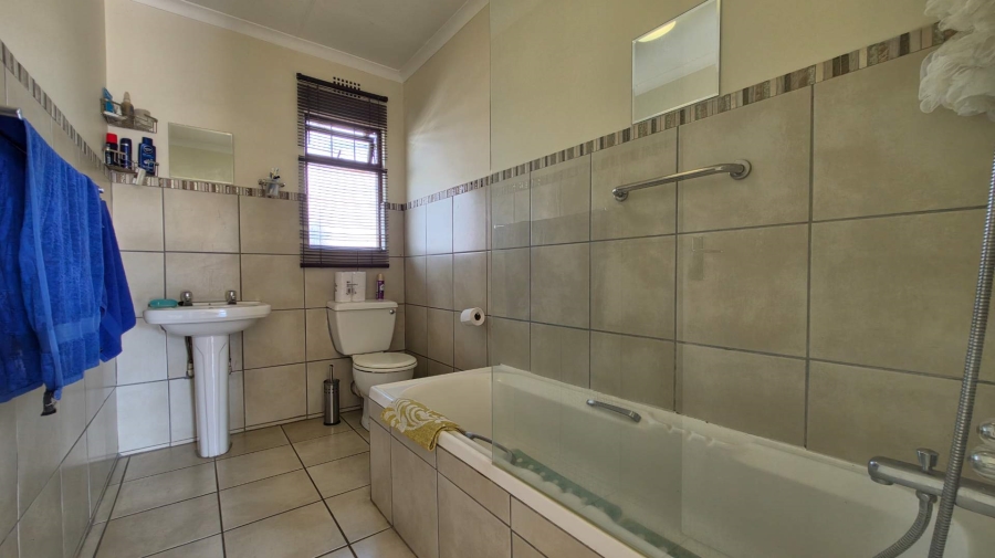 2 Bedroom Property for Sale in Verwoerdpark Gauteng