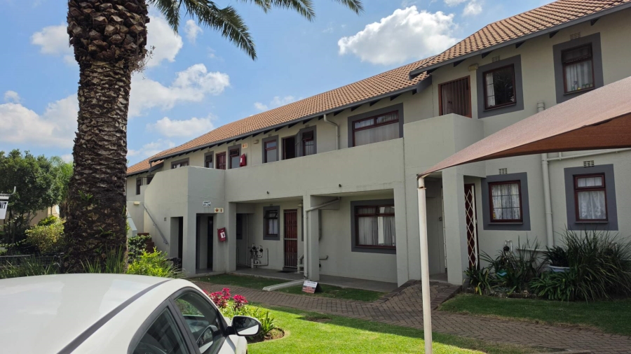 2 Bedroom Property for Sale in Verwoerdpark Gauteng