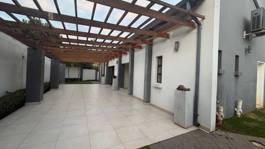 1 Bedroom Property for Sale in Halfway Gardens Gauteng