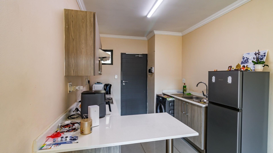 1 Bedroom Property for Sale in Halfway Gardens Gauteng