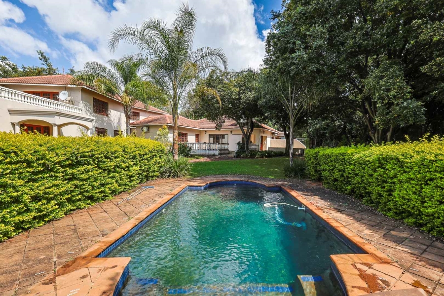 7 Bedroom Property for Sale in Zwavelpoort Gauteng