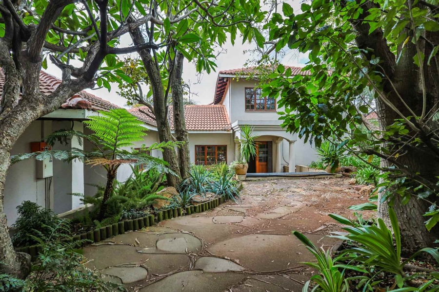 7 Bedroom Property for Sale in Zwavelpoort Gauteng