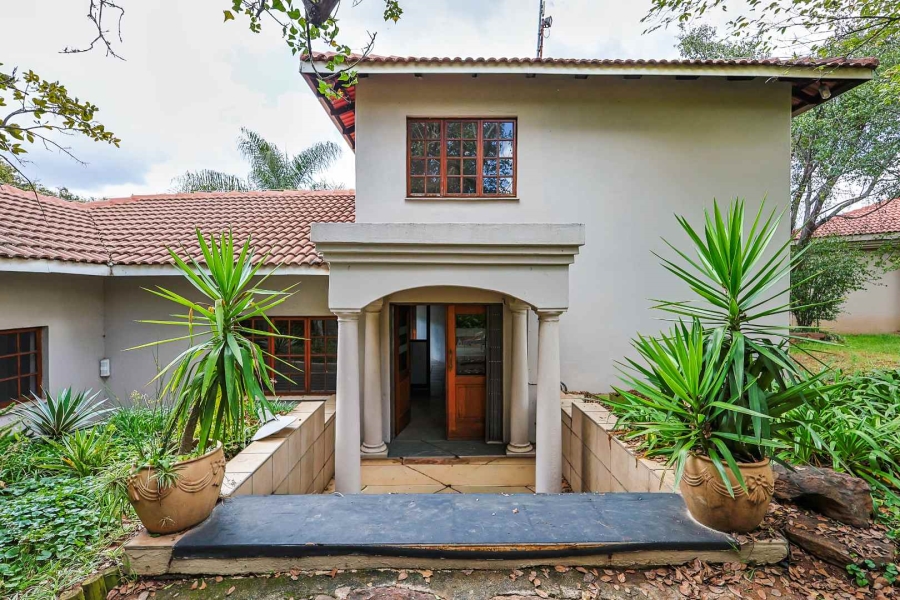 7 Bedroom Property for Sale in Zwavelpoort Gauteng