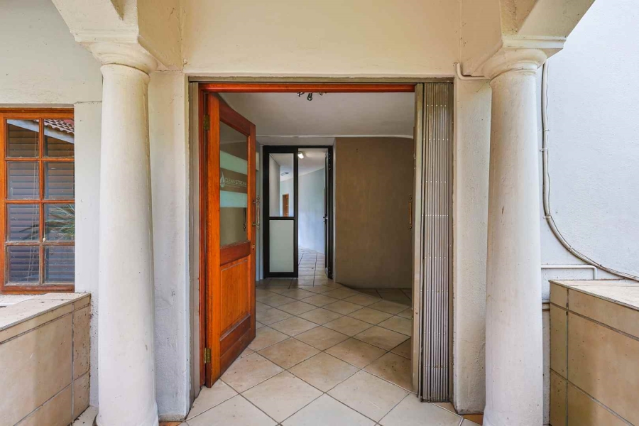 7 Bedroom Property for Sale in Zwavelpoort Gauteng