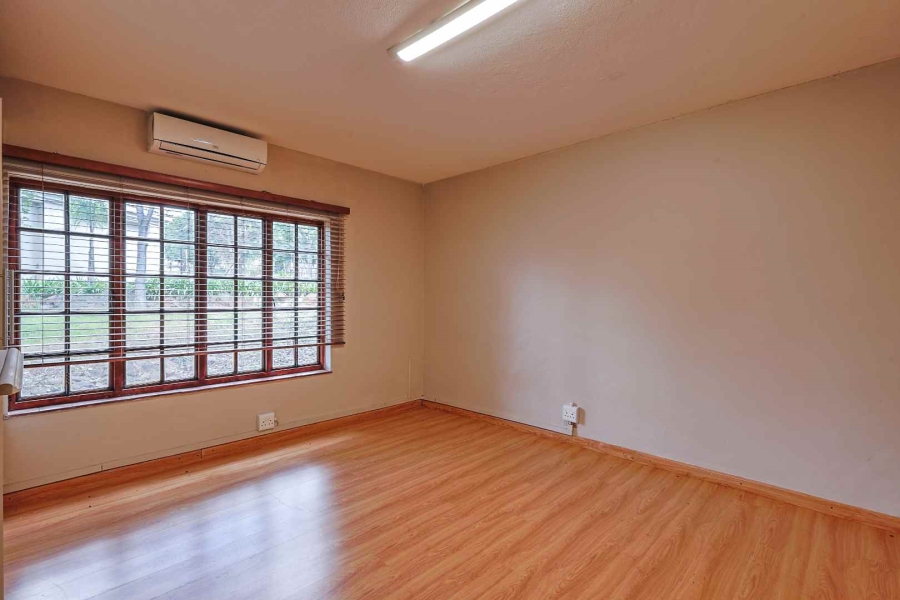 7 Bedroom Property for Sale in Zwavelpoort Gauteng