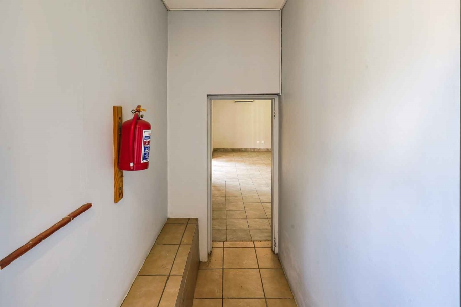 7 Bedroom Property for Sale in Zwavelpoort Gauteng