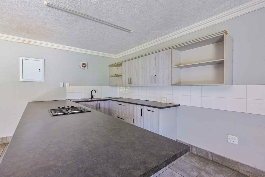 7 Bedroom Property for Sale in Zwavelpoort Gauteng