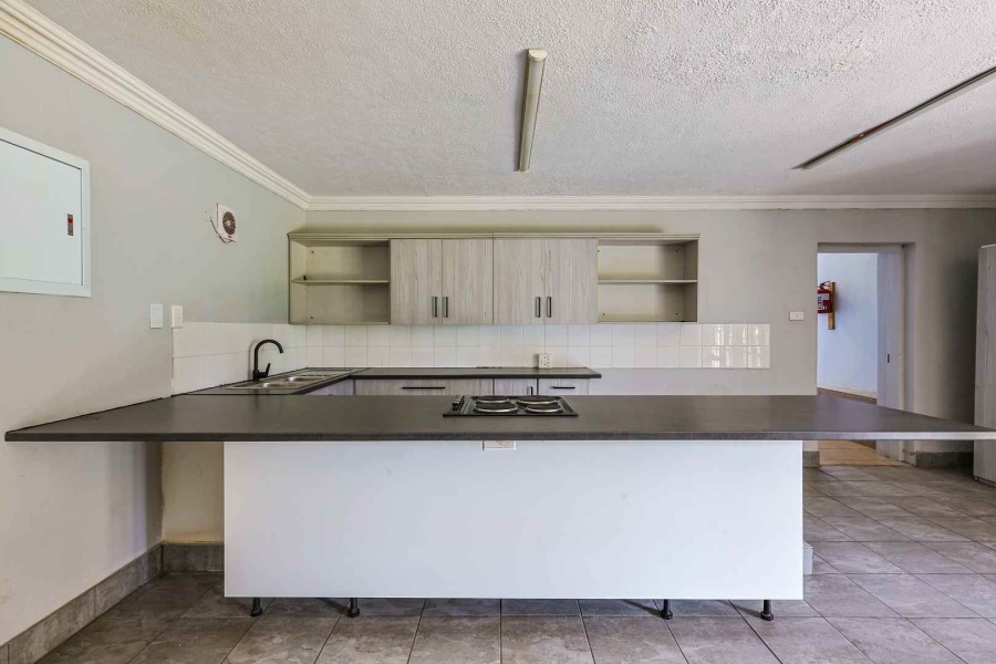 7 Bedroom Property for Sale in Zwavelpoort Gauteng