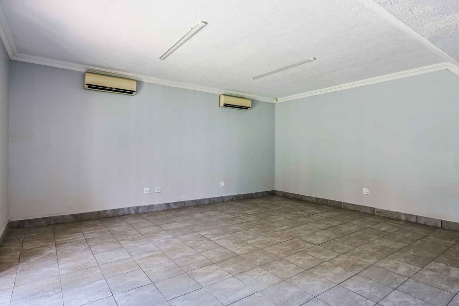 7 Bedroom Property for Sale in Zwavelpoort Gauteng