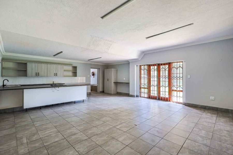 7 Bedroom Property for Sale in Zwavelpoort Gauteng