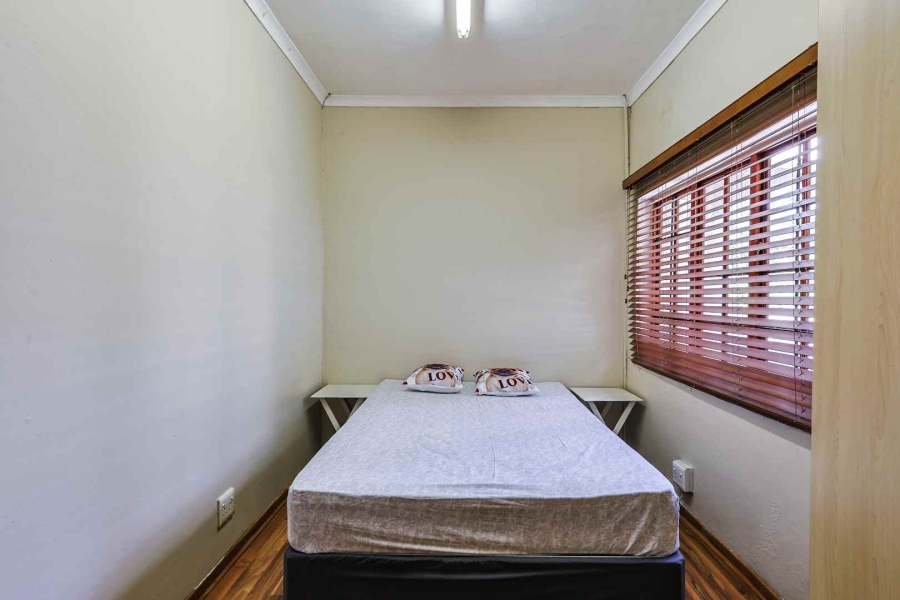 7 Bedroom Property for Sale in Zwavelpoort Gauteng