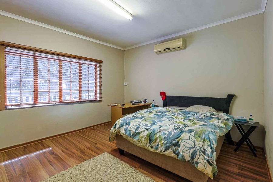 7 Bedroom Property for Sale in Zwavelpoort Gauteng