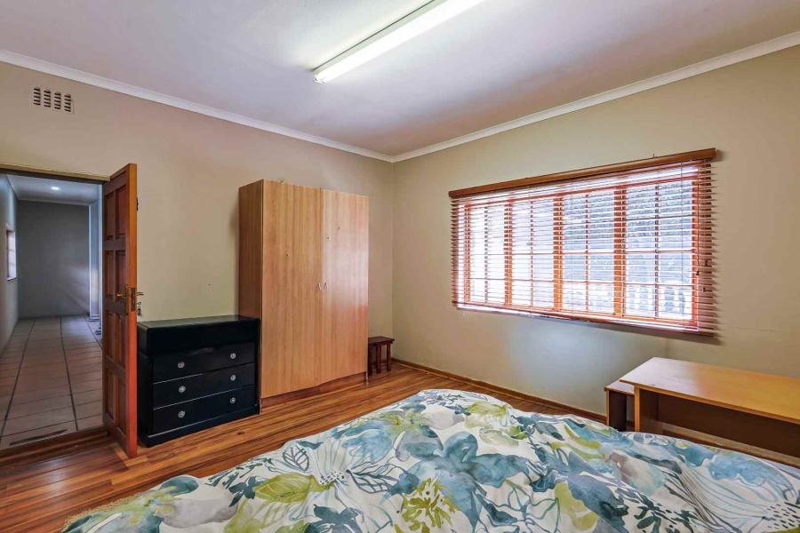 7 Bedroom Property for Sale in Zwavelpoort Gauteng
