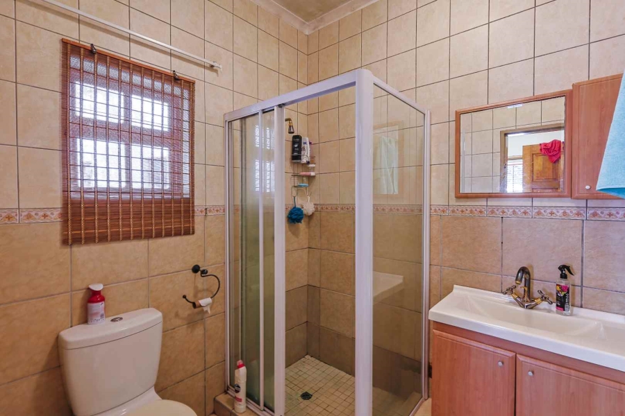 7 Bedroom Property for Sale in Zwavelpoort Gauteng