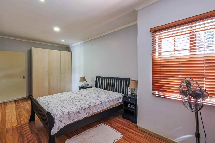 7 Bedroom Property for Sale in Zwavelpoort Gauteng