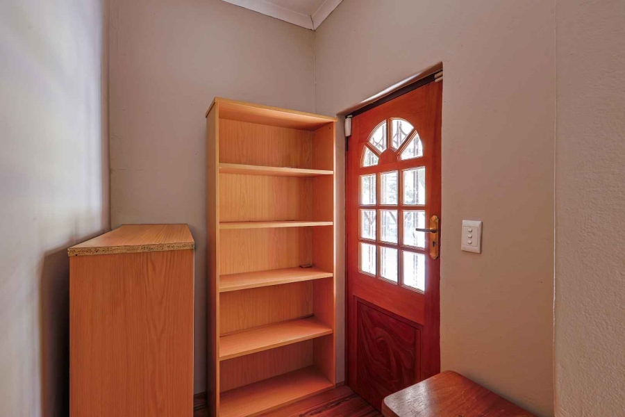 7 Bedroom Property for Sale in Zwavelpoort Gauteng