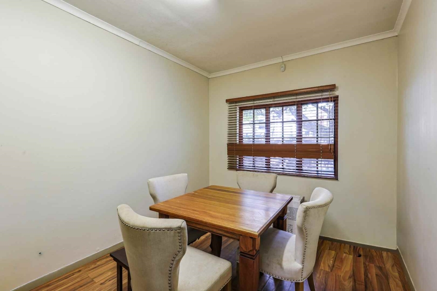 7 Bedroom Property for Sale in Zwavelpoort Gauteng