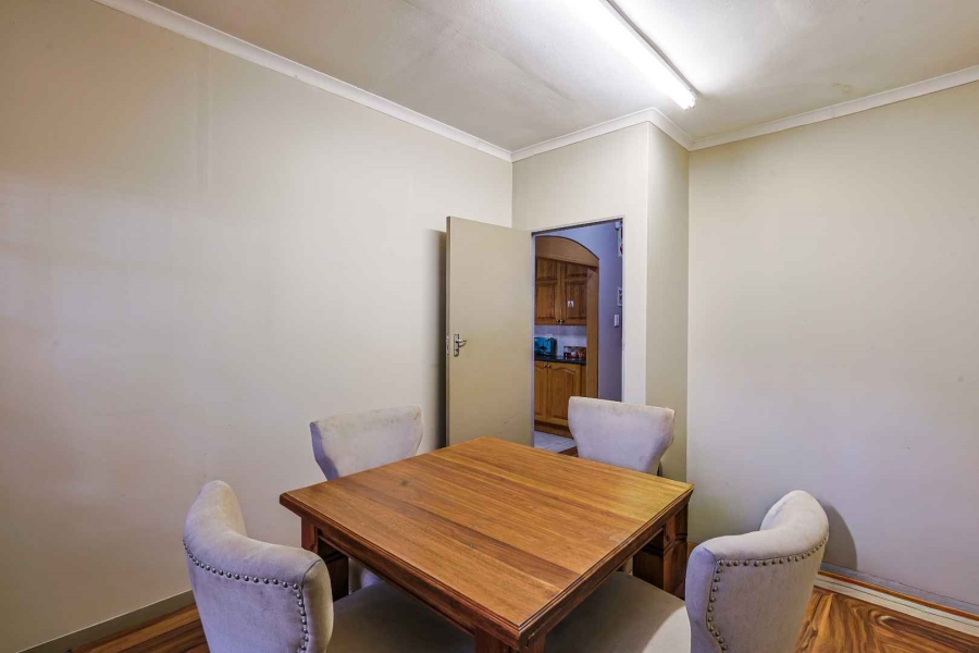 7 Bedroom Property for Sale in Zwavelpoort Gauteng