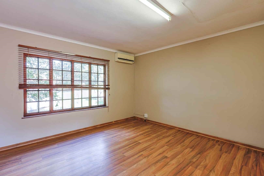 7 Bedroom Property for Sale in Zwavelpoort Gauteng