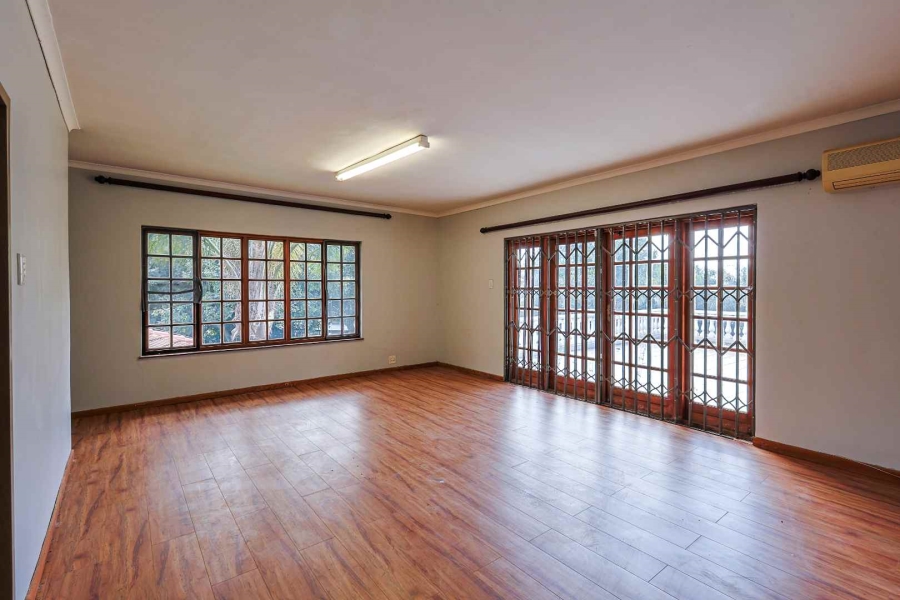 7 Bedroom Property for Sale in Zwavelpoort Gauteng